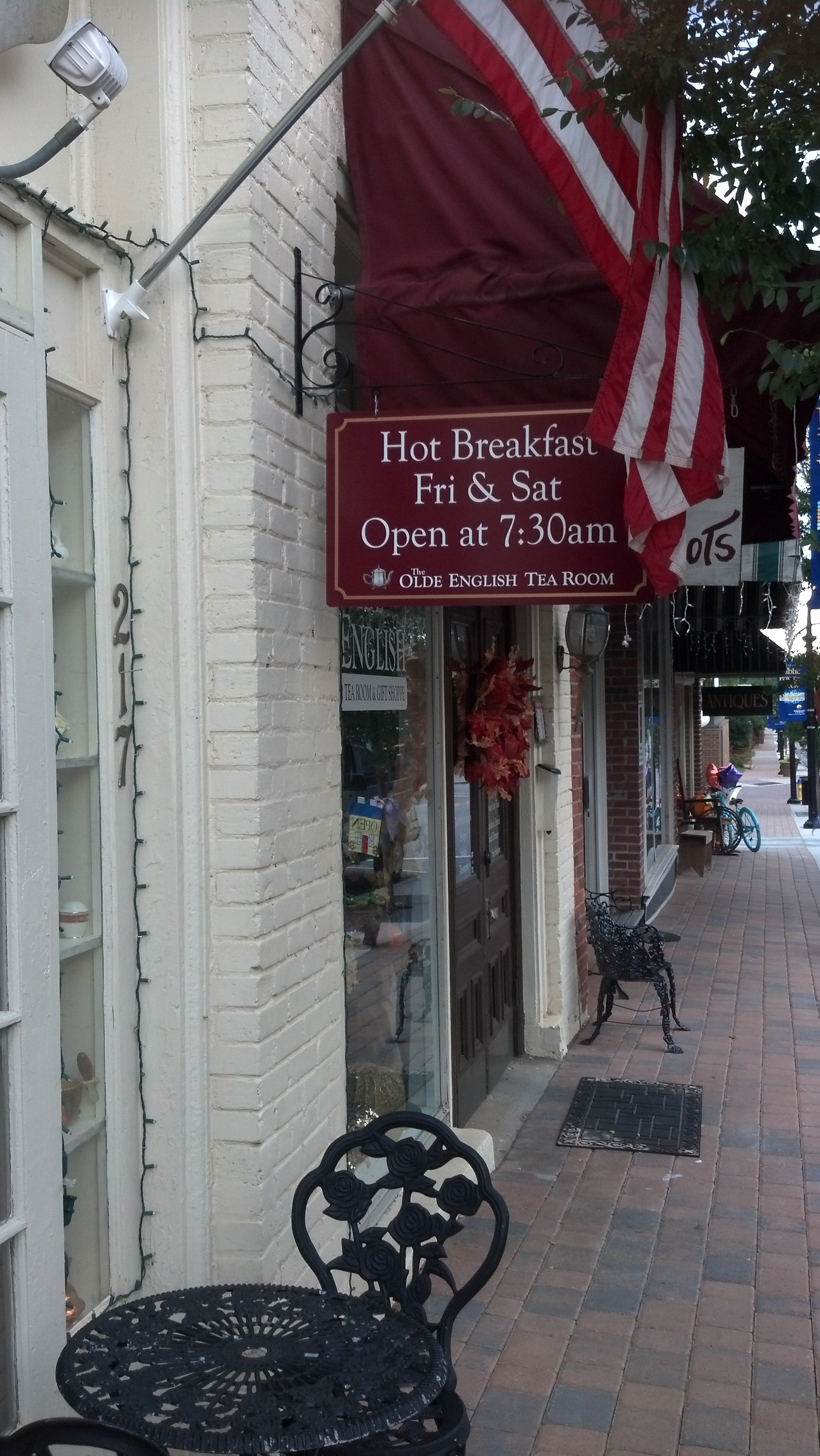 Scroll Bracket Sign For Olde English Tea Room Signergy